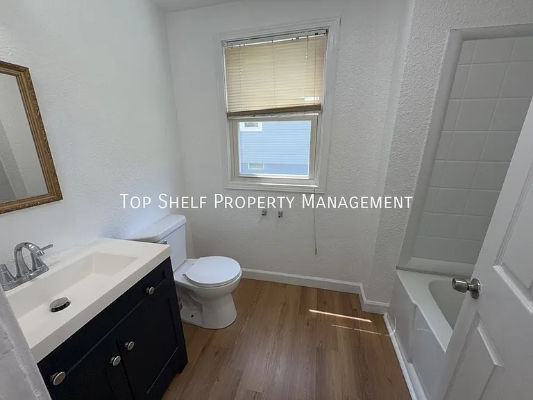 1145 21st St #1 — Photo 8