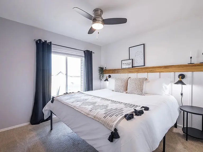 709 W Vaughn St — Photo 15