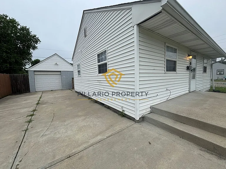 2224 S Keystone Ave — Photo 12