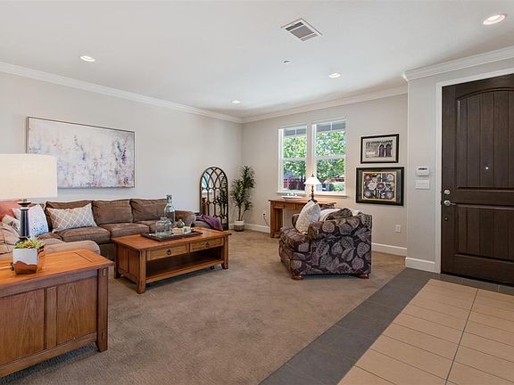 4th image of 465 Bel Air Way