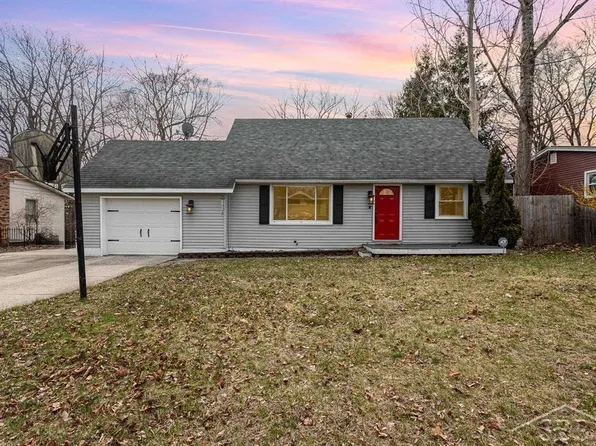 3207 Birchfield Dr, Midland, MI 48642