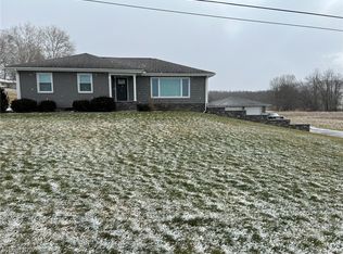 1747 Pleasant Valley Rd NE, New Philadelphia, OH 44663