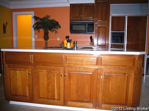 5th image of 2103 Tyler Ln