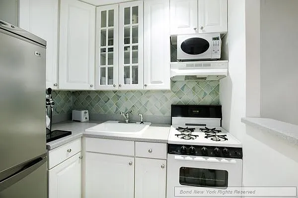 Sold by Bond New York | media 8