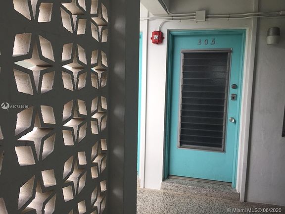 5th image of 350 Collins Ave APT 305