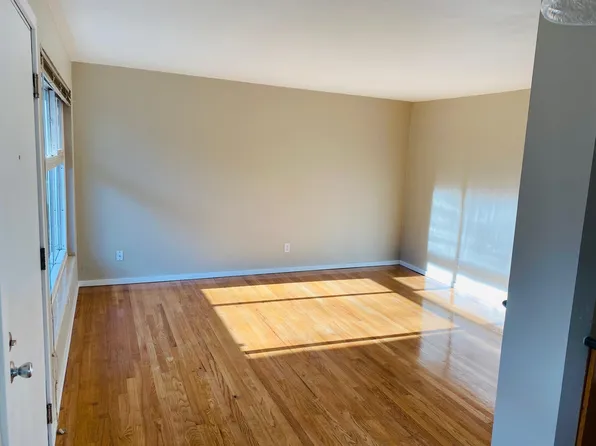 1226 Taylor Ave N #5, Seattle, WA 98109