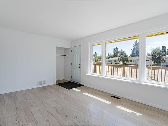 5th image of 9606 163rd St NW
