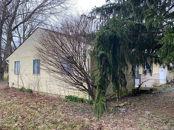3rd image of 33 Cedar Park Blvd S