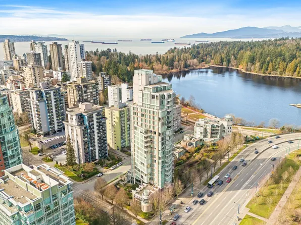 1925 Alberni St #404, Vancouver, BC V6G 0A3