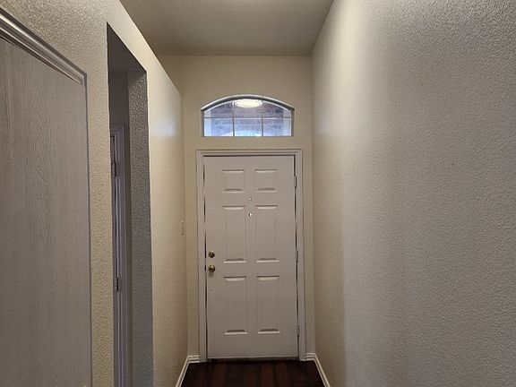 2nd image of 2025 Waterview Dr