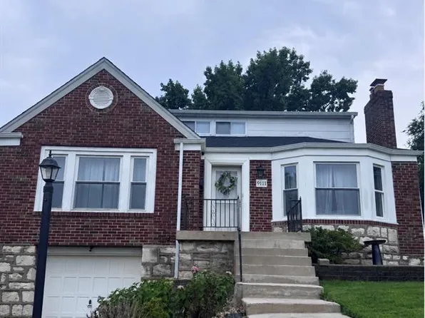 9111 Lucia Dr, Saint Louis, MO 63123