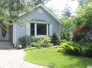 126 Beach Rd, Wading River, NY 11792