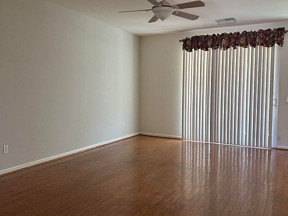 4th image of 987 Centennial Dr