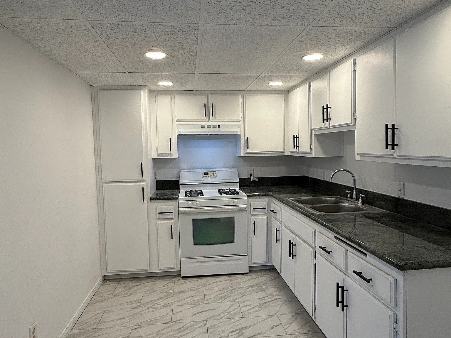 4880 Mitchell Ave — Photo 4