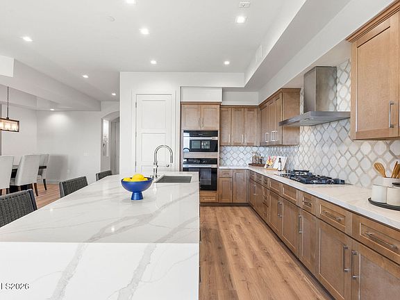 5th image of 323 Tramway Dr #107