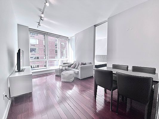 5th image of 125 W 21st St APT 7C