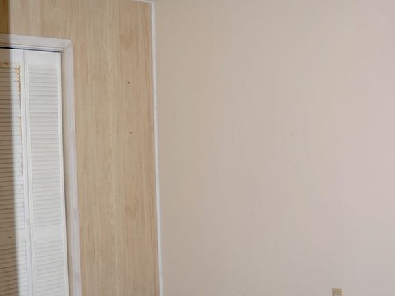 4th image of 15 Caribbean Ct