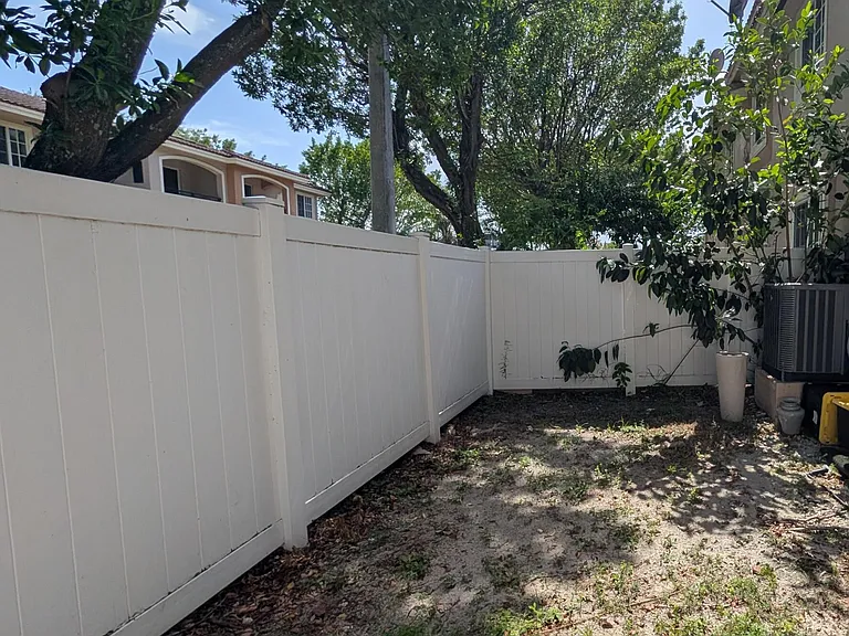 238 SE 2nd Ave — Photo 16