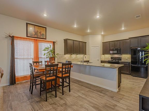 5th image of 29 Eidenberg Ct