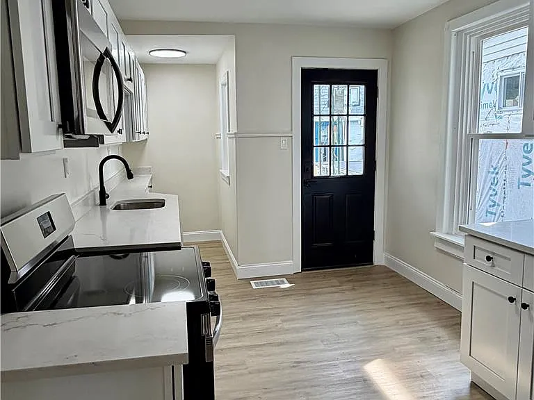 129 N Ellsworth St — Photo 3