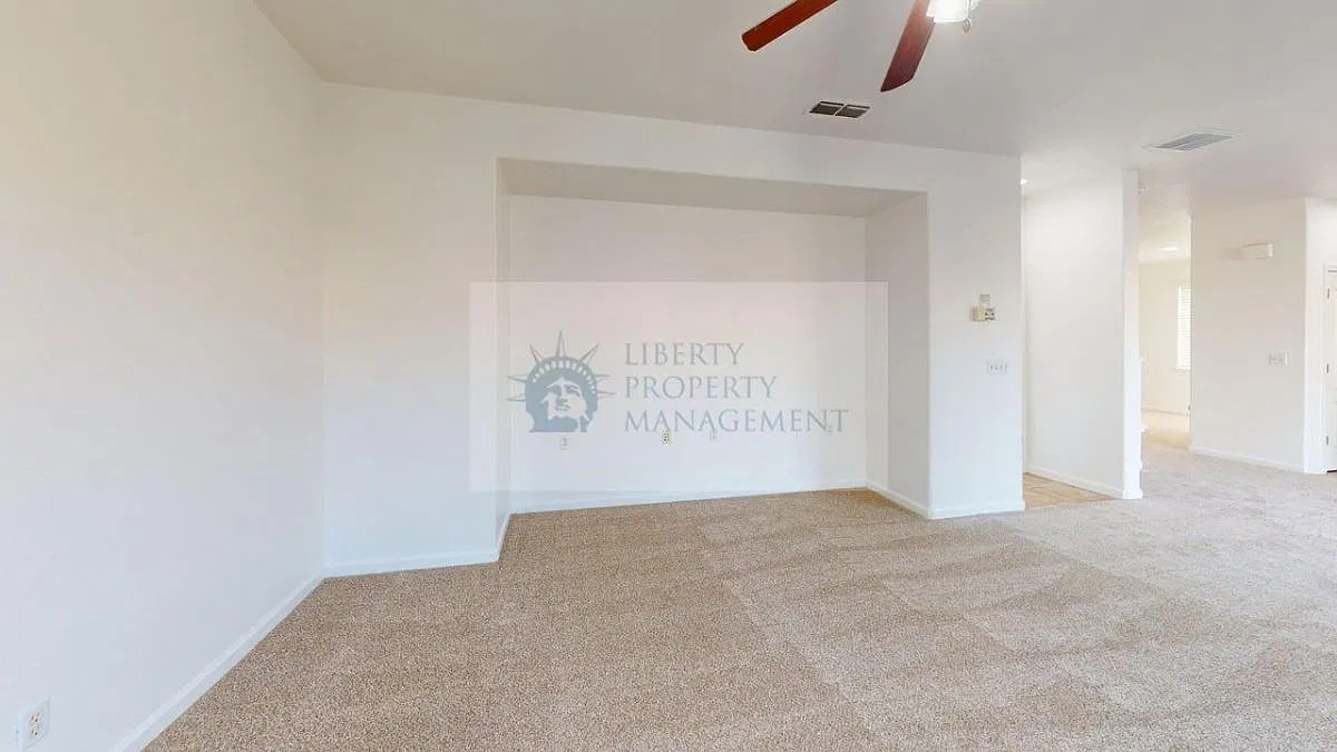 4 bed, 2.5 bath, 2428 sqft, $2,795 — Photo 2
