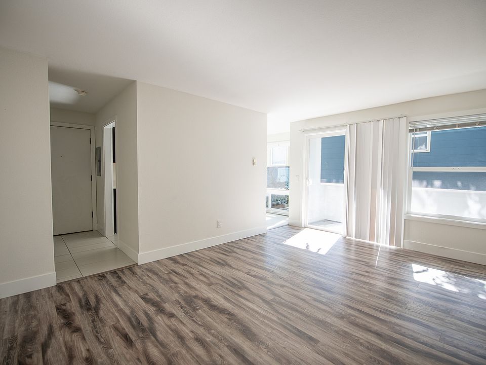 1st image of 5815 20th Ave NW APT 3