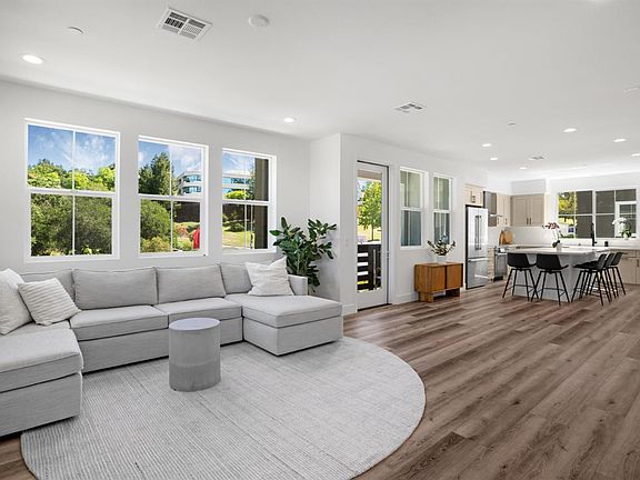3rd image of 475 Semillon Lane