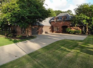 135 Bradshaw Xing, Canton, MS 39046