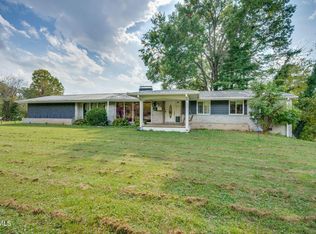 225 Dogwood Ln, Johnson City, TN 37604