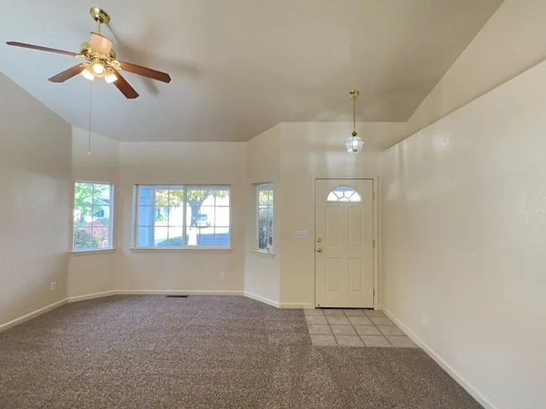 1325 Chichester Dr — Photo 12
