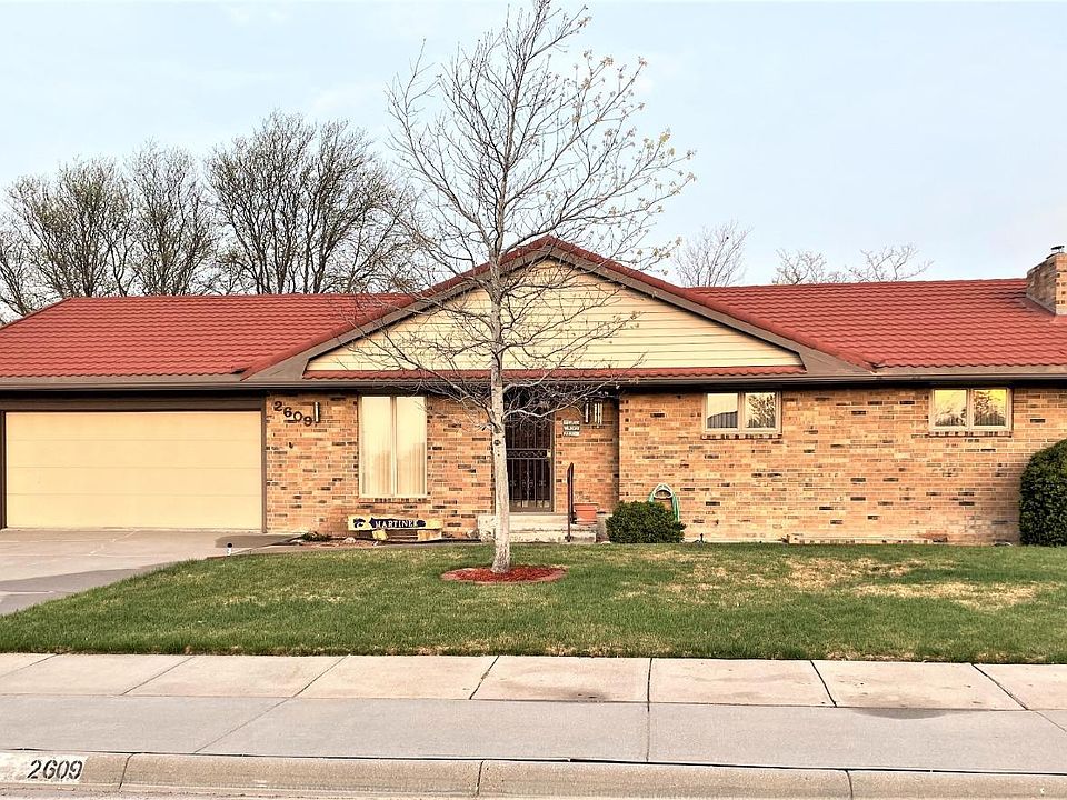 1st image of 2609 N Coachman Ln
