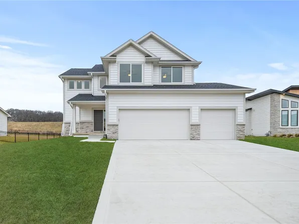 1083 S Temple Dr, West Des Moines, IA 50266