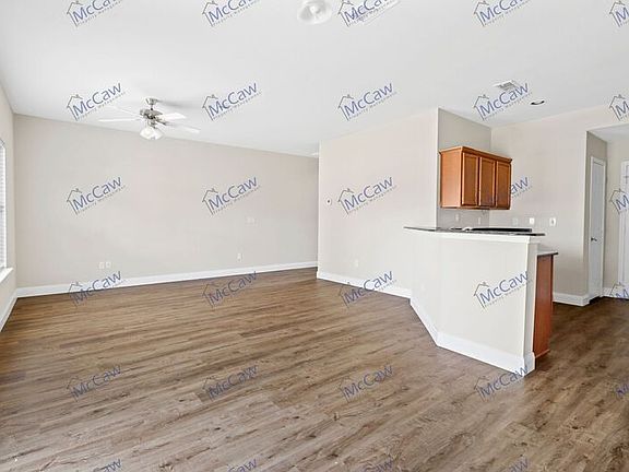 5th image of 1209 Reseda Dr