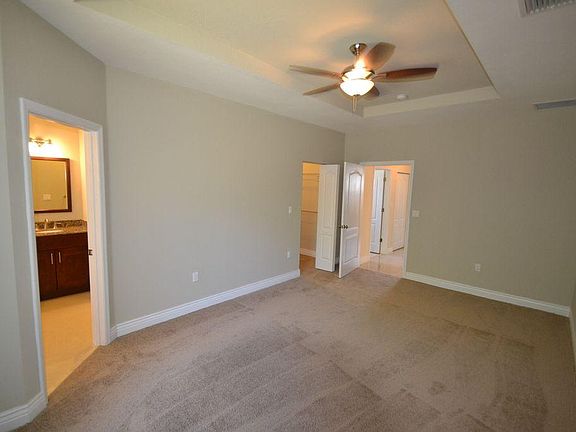 3rd image of 2401 NE 15th Ave #00