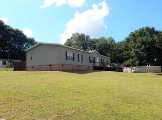 125 Hindman Rd, Wellford, SC 29385
