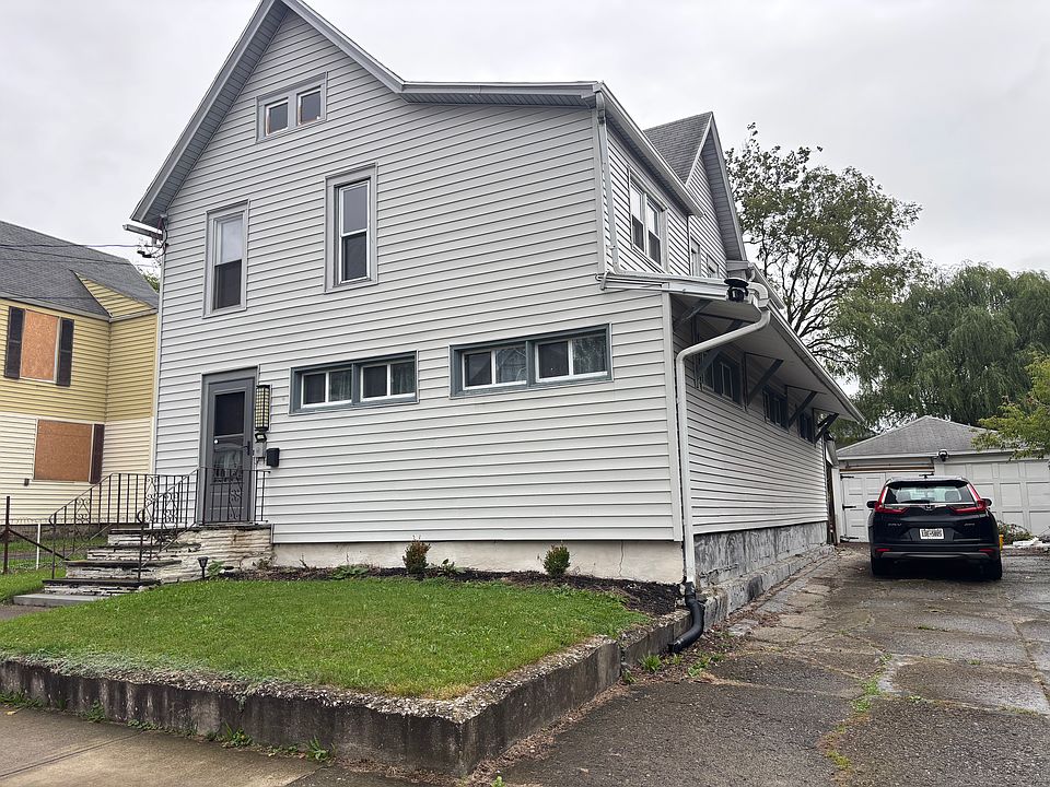 1st image of 4 Riverside St Floor 1