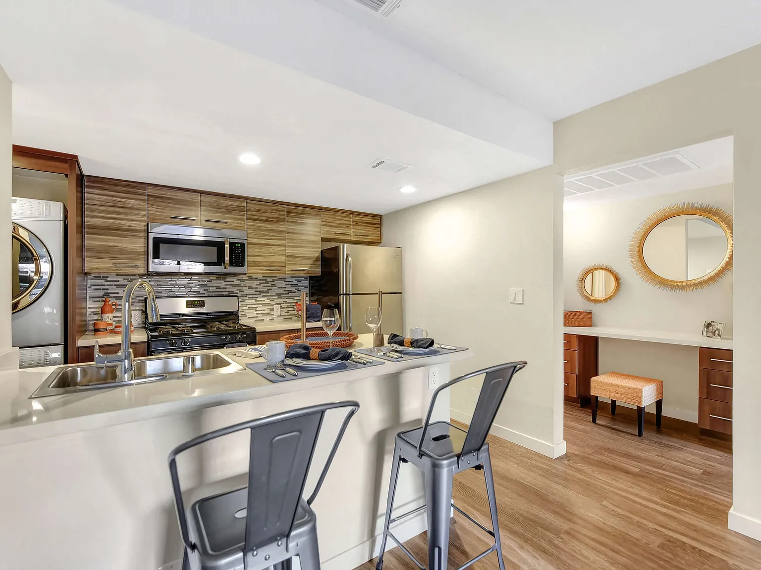 The Lexington Apartment Homes — Photo 1