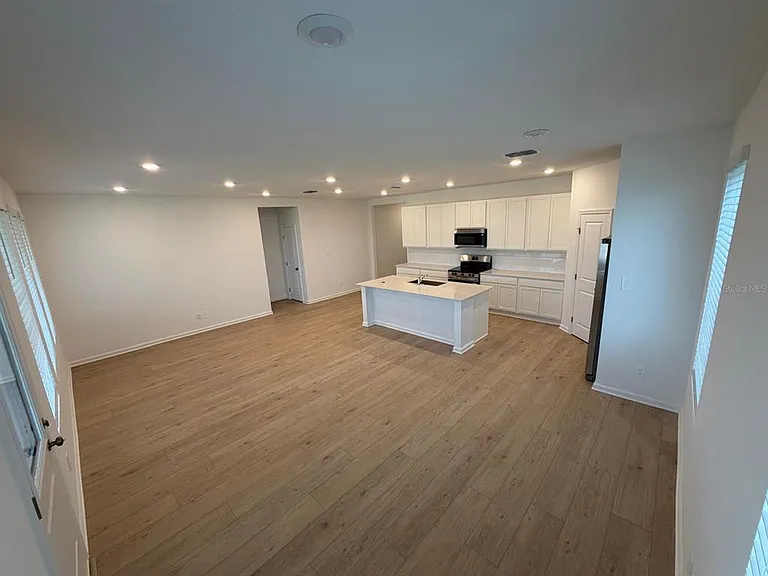 Mercy Cir — Photo 16