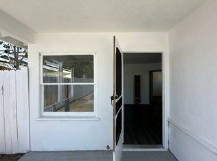 2344 Elden Ave APT C, Costa Mesa, CA 92627