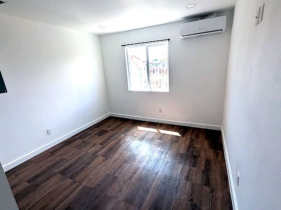 4th image of 133 W Borrego St #2