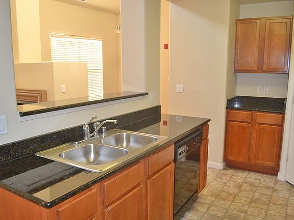 4th image of 5350 Dunlay Dr Unit 212