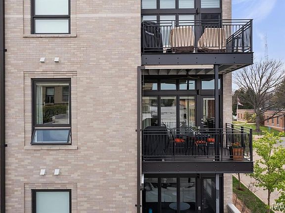 5th image of 110 W Madison Ave Unit 201