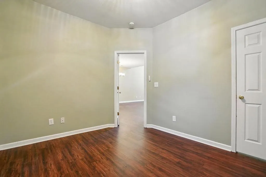 7420 Abigail Glen — Photo 4