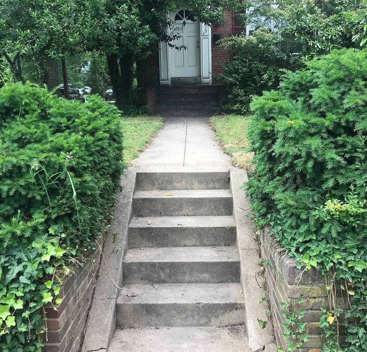 6 bed, 2.5 bath, 1800 sqft, $6,900 — Photo 1