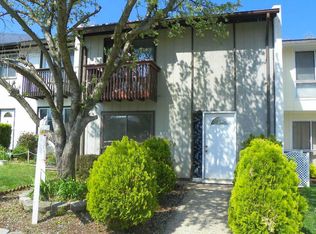 23 Simeon Ln, Sterling, VA 20164