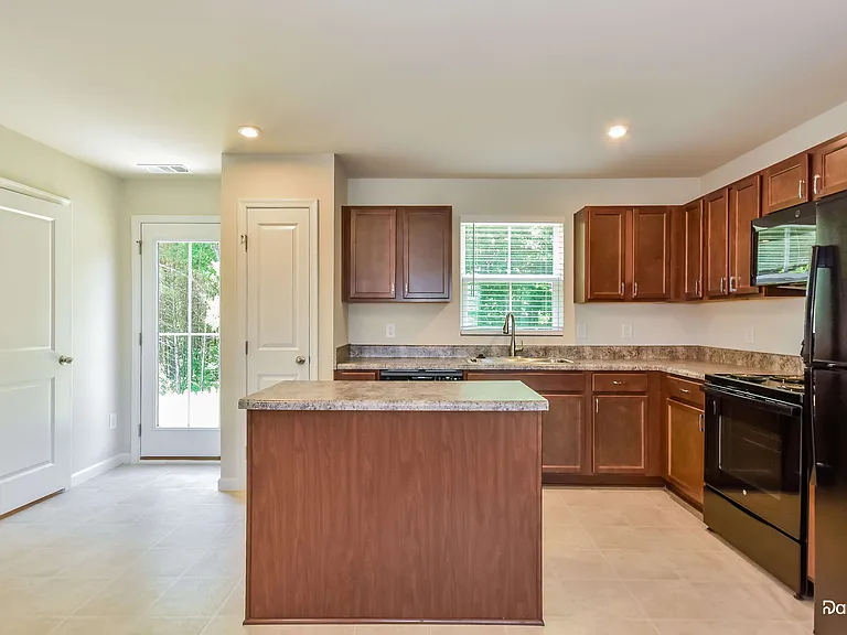 3232 Haskell Ln — Photo 5