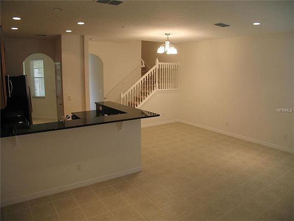 5th image of 47 Canterbury Bell Dr