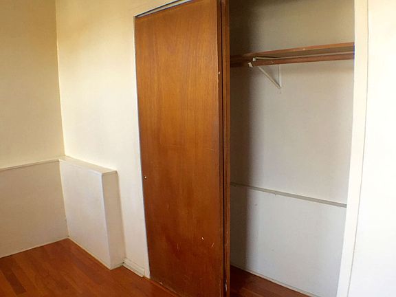 4th image of 4812 46th St APT D4