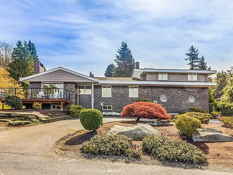 233 SW 189th Pl — Photo 35