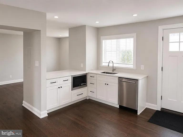 1057 Lancaster Ave — Photo 3